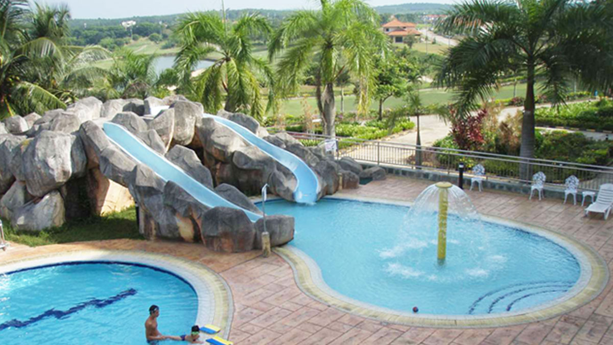 Orna_pool